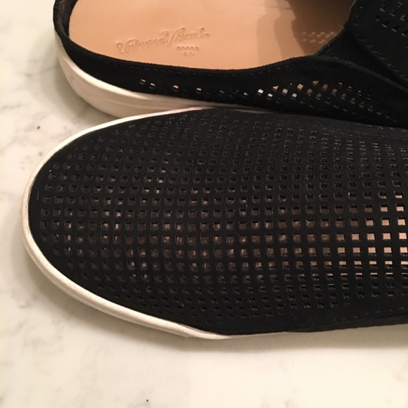 Universal Threads Sneakers - Picture 5 of 6